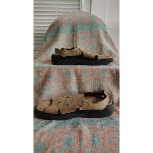 Dr Scholl's Women's Bone Tan Size 8 Floral Ankle Strap Open Toed Sandal - Picture 1 of 9